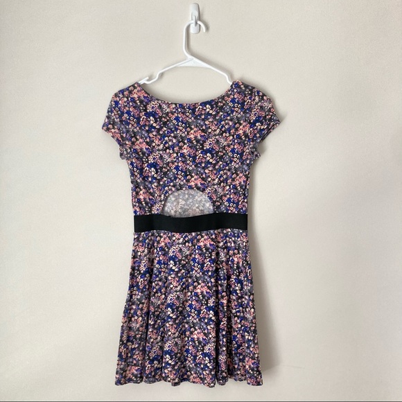 AE floral open back dress - Picture 4 of 7